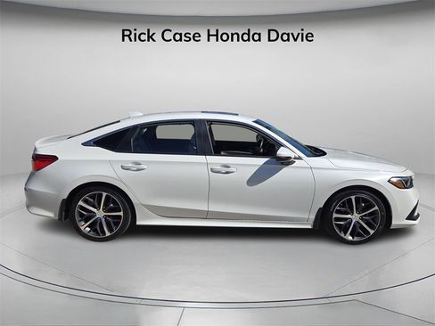 Certified 2024 Honda Civic Touring image 3