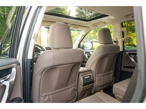 Used 2021 Lexus GX 460 Premium AWD/4WD image 13