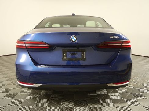 Certified 2025 BMW 530i image 4