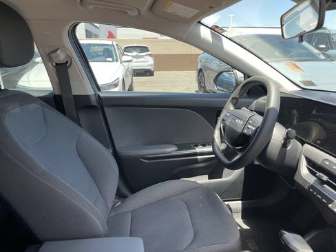 Used 2025 Kia K4 FWD image 5