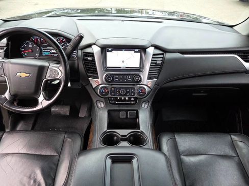 Used 2019 Chevrolet Suburban LT image 41