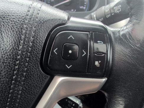 Used 2015 Toyota Highlander XLE image 19