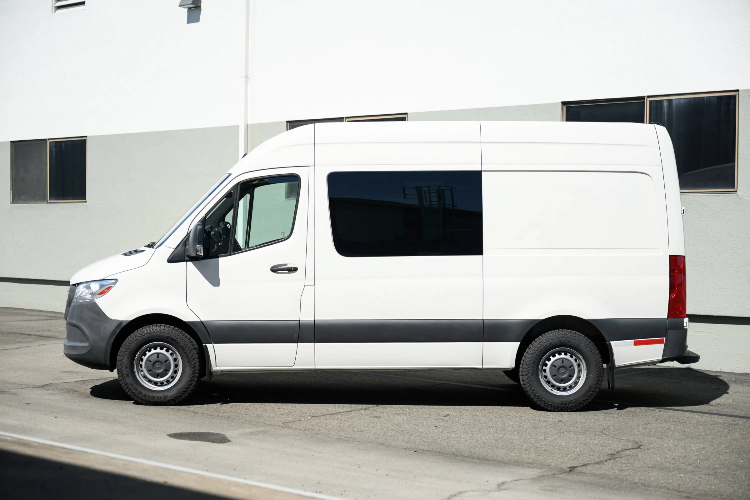 Used 2021 Mercedes-Benz Sprinter 2500 image 12