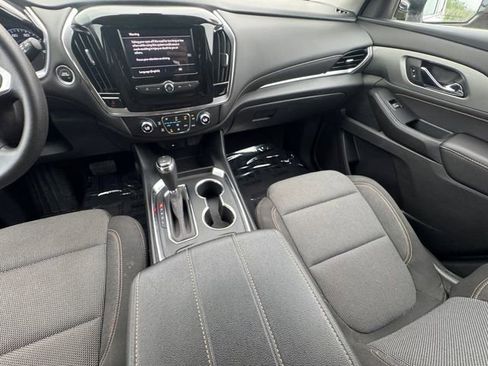 Used 2020 Chevrolet Traverse LS FWD image 3