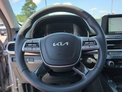 Used 2022 Kia Telluride S FWD image 23