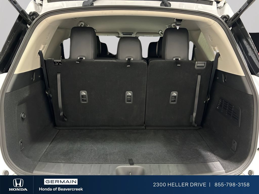 Used 2025 Nissan Pathfinder SL FWD image 30