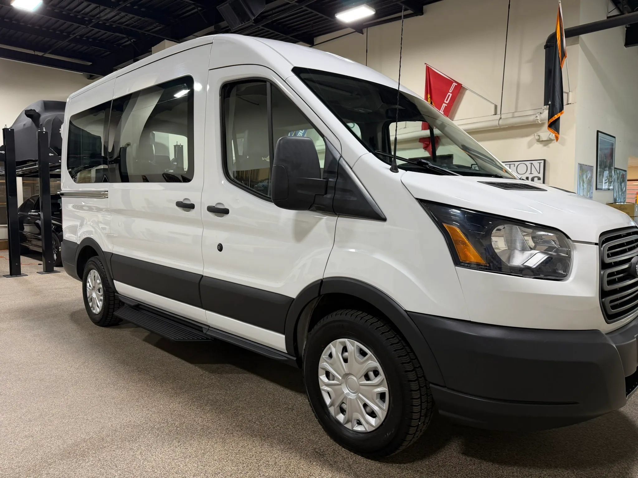 Used 2018 Ford Transit 150 XL RWD image 14