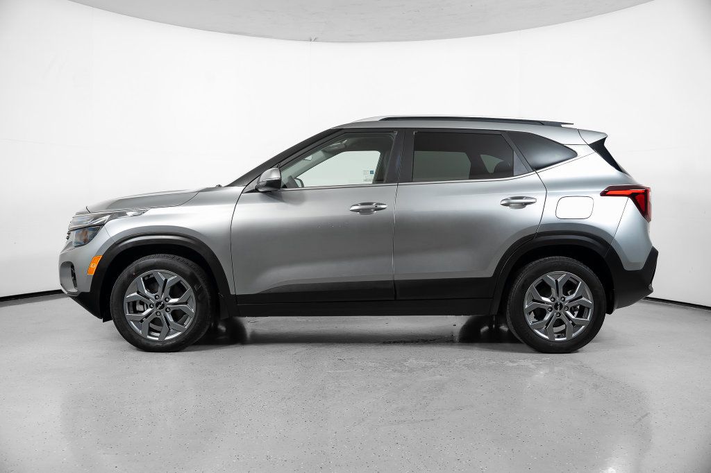 Used 2024 Kia Seltos S AWD/4WD image 11