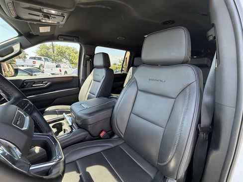 Used 2025 GMC Yukon XL Denali AWD/4WD image 35