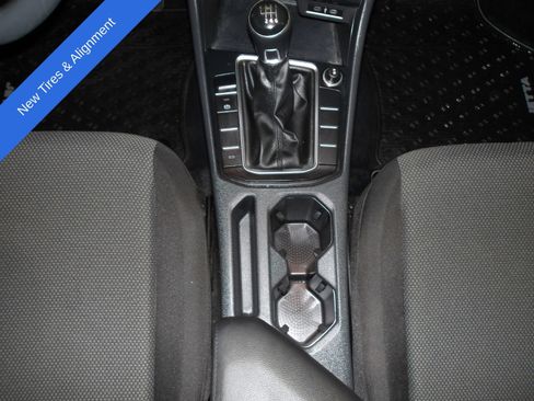 Used 2021 Volkswagen Jetta R-Line FWD image 11