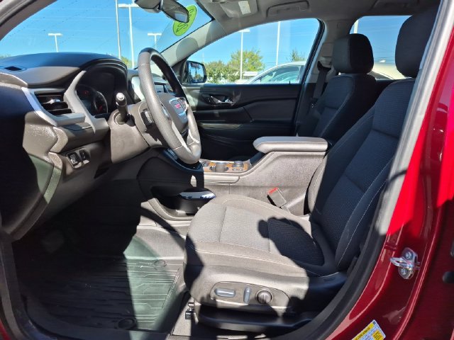 Used 2023 GMC Acadia SLE w/ Driver Convenience Package FWD image 12