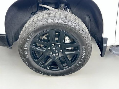 Used 2024 Chevrolet Silverado 1500 LT Trail Boss w/ LT Trail Boss Premium Package AWD/4WD image 34