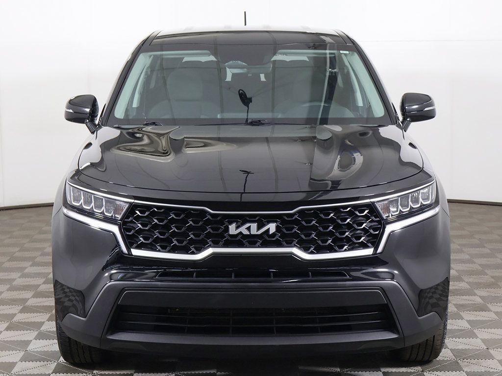 Used 2023 Kia Sorento LX FWD image 11