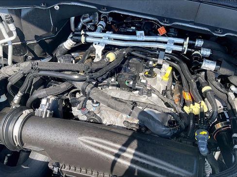 Used 2026 Ford Explorer Active AWD/4WD image 32