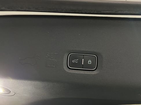 Used 2025 Lincoln Navigator L Reserve image 18