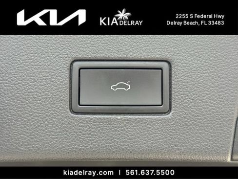 Used 2021 Volkswagen Atlas SE w/ Panoramic Sunroof Package FWD image 9