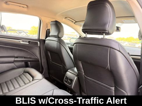 Used 2018 Ford Fusion SE w/ Equipment Group 602A FWD image 19