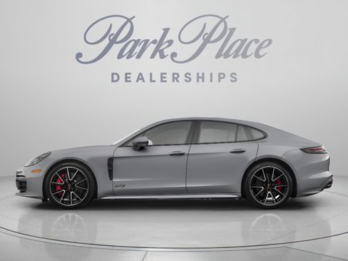 Used 2019 Porsche Panamera GTS AWD/4WD image 2