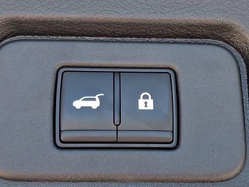 Used 2023 Nissan Rogue Platinum FWD image 30
