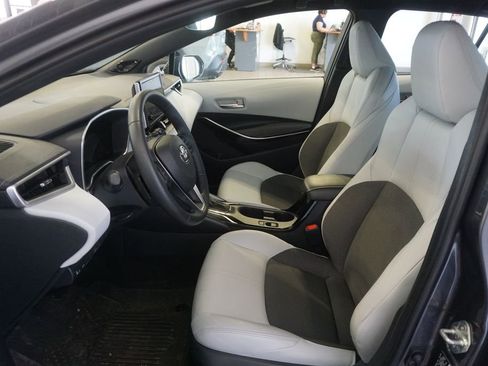 Used 2025 Toyota Corolla XSE FWD image 17