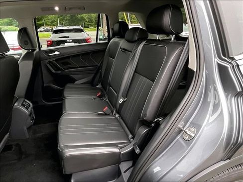 Used 2024 Volkswagen Tiguan SE w/ Panoramic Sunroof Package AWD/4WD image 23