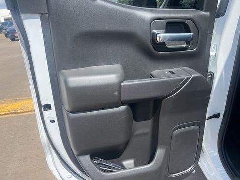 Used 2025 Chevrolet Silverado 1500 Custom image 11