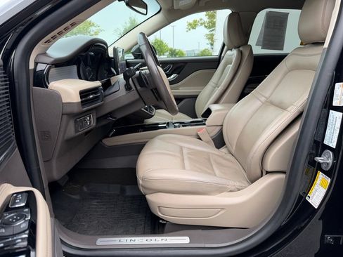 Used 2022 Lincoln Corsair AWD w/ Premium Package image 12