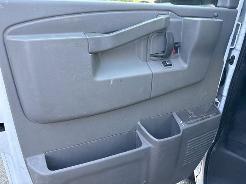 Used 2018 GMC Savana 2500 w/ Communications Package image 19