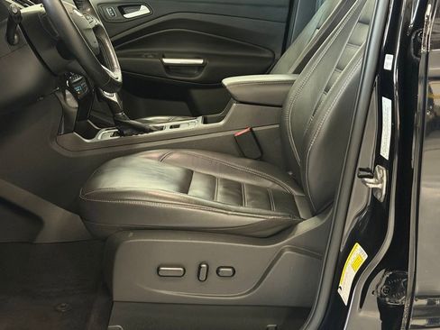 Used 2018 Ford Escape Titanium w/ Ford Safe & Smart Package AWD/4WD image 12