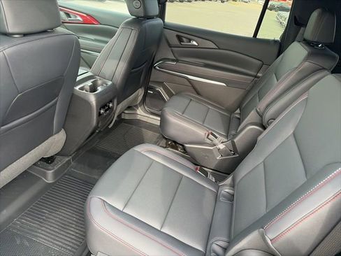 New 2026 Chevrolet Traverse Z71 w/ Enhanced Driving Package image 11