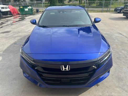 Used 2018 Honda Accord Sport image 3