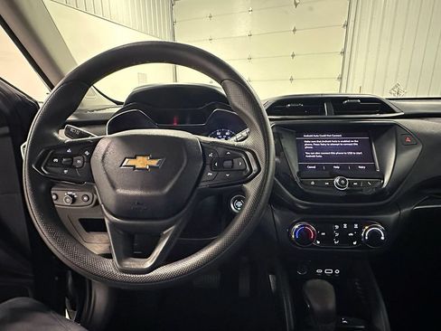 Used 2021 Chevrolet TrailBlazer LT FWD image 28