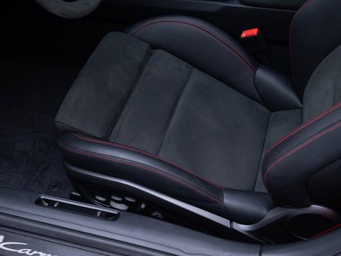 Certified 2024 Porsche 911 Carrera GTS image 17