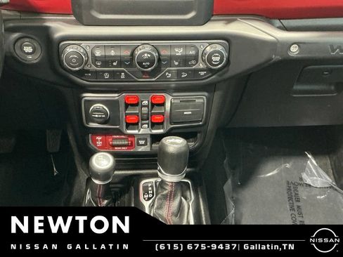 Used 2019 Jeep Wrangler Unlimited Rubicon w/ Steel Bumper Group AWD/4WD image 17