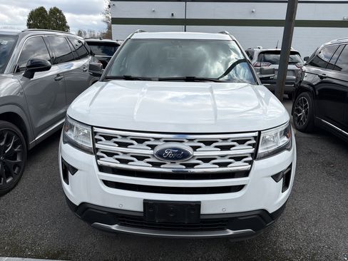 Used 2019 Ford Explorer XLT w/ Equipment Group 202A AWD/4WD image 3