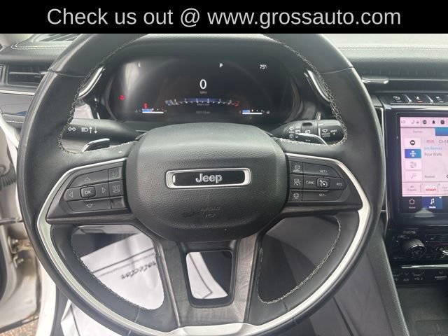 Used 2023 Jeep Grand Cherokee Limited w/ Luxury Tech Group II AWD/4WD image 20