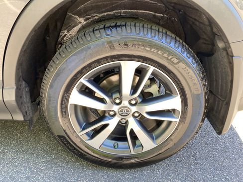 Used 2018 Toyota RAV4 XLE w/ Plus Extra Value Package AWD/4WD image 12
