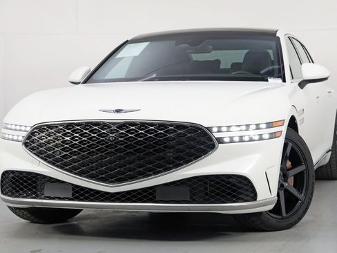 Used 2023 Genesis G90 3.5T image 3