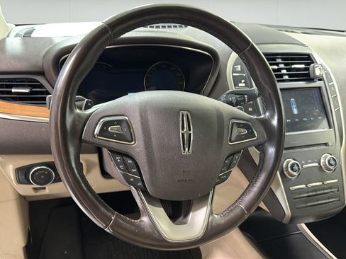 Used 2017 Lincoln MKC Select w/ Select Plus Package FWD image 12