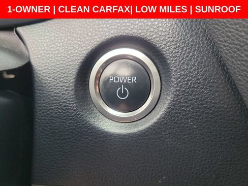 Used 2025 Toyota Corolla SE w/ SE Premium Package FWD image 31