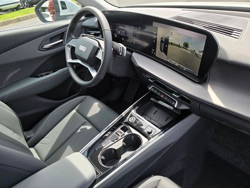 New 2026 Audi Q3 quattro 2.0T AWD/4WD image 21
