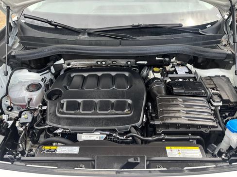Used 2026 Volkswagen Tiguan SE FWD image 33