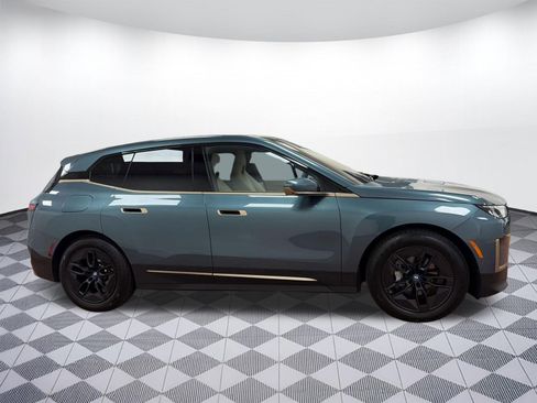 Used 2023 BMW iX xDrive50 w/ Premium Package AWD/4WD image 8