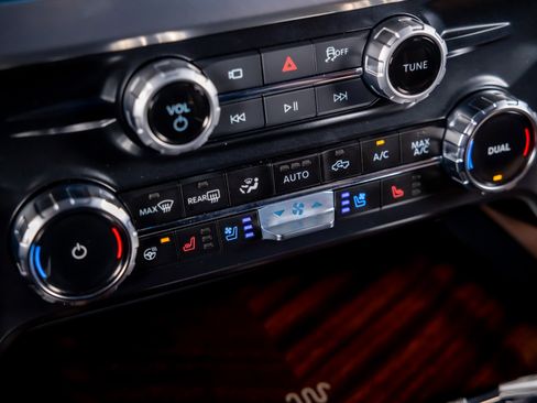 Used 2025 Ford F250 King Ranch AWD/4WD image 33