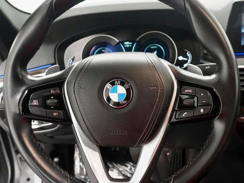 Used 2019 BMW 530e w/ Convenience Package image 11