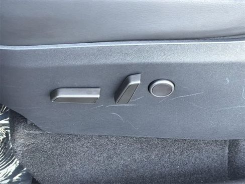 Used 2024 Tesla Model Y image 27