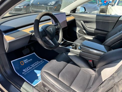 Used 2020 Tesla Model 3 Standard Range Plus RWD image 9