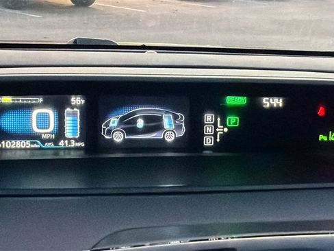 Used 2018 Toyota Prius Two image 27