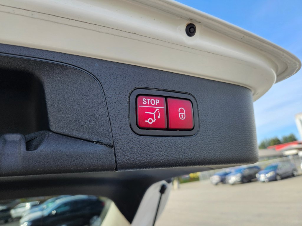 Used 2022 Mercedes-Benz GLC 300 4MATIC image 14