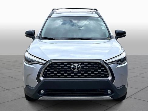 Used 2025 Toyota Corolla Cross XLE w/ Convenience Package image 4